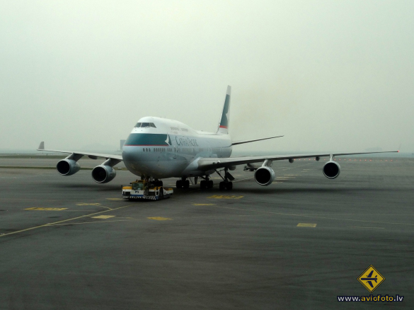 Boeing 747-467
